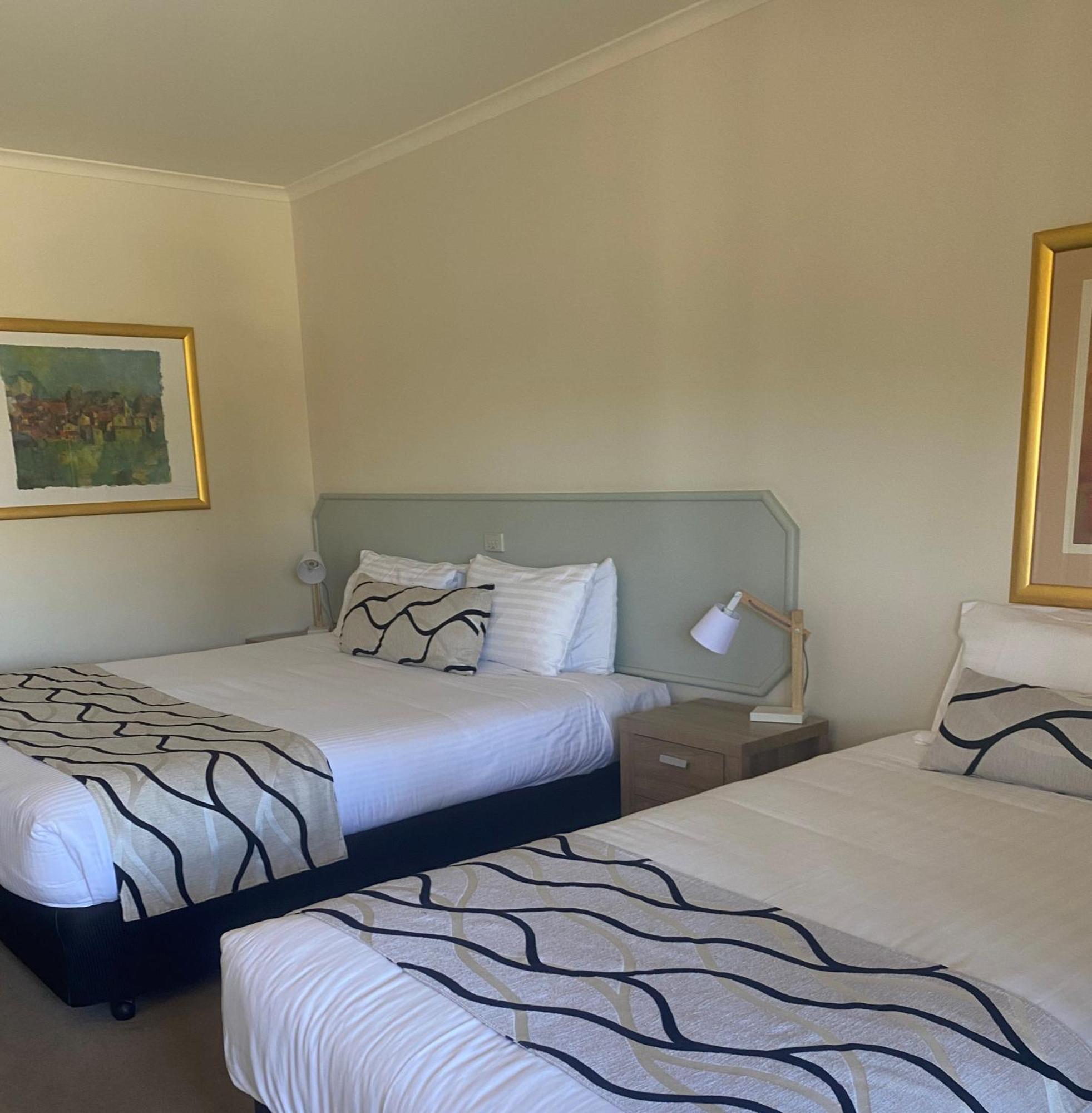 Deniliquin Country Club Motor Inn Exterior photo